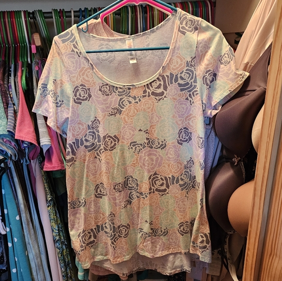 Bundle Of 2 Lularoe Shirts, Medium - Picture 8 of 8